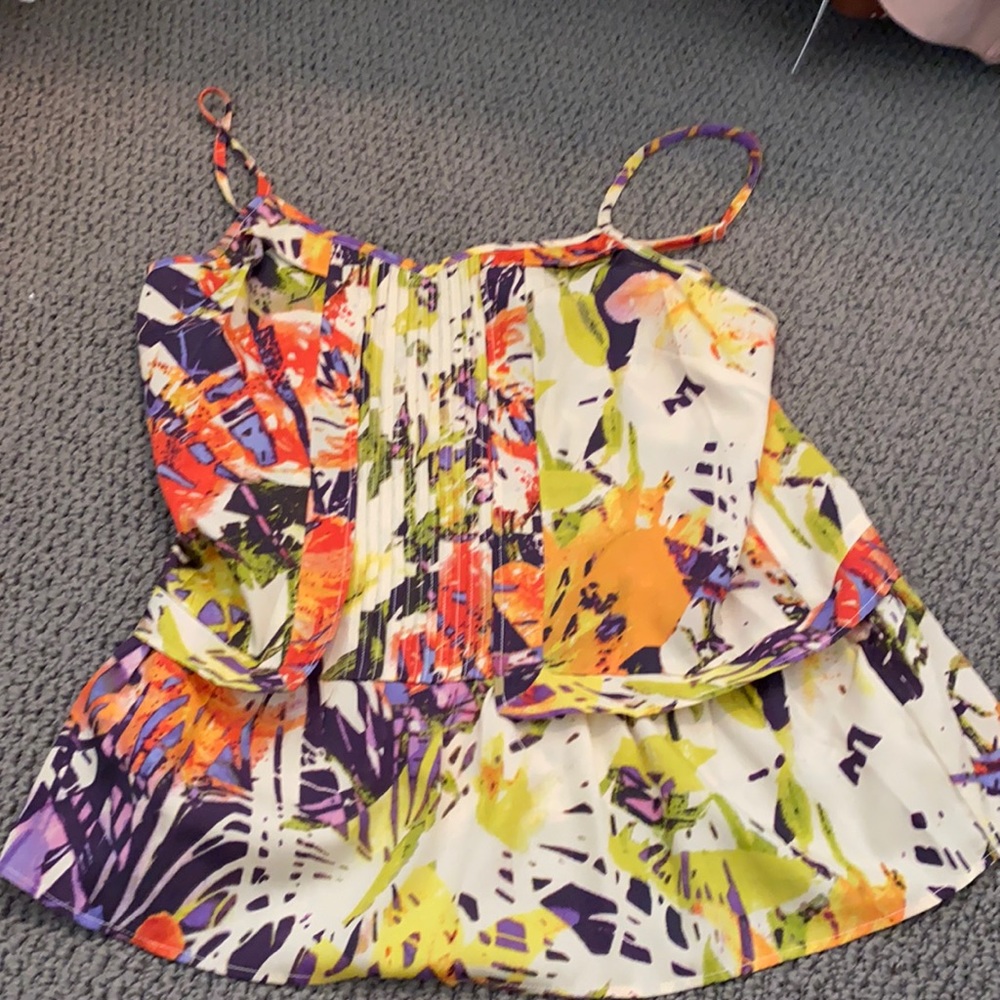 Jessica Simpson beautiful tropical silky blouse